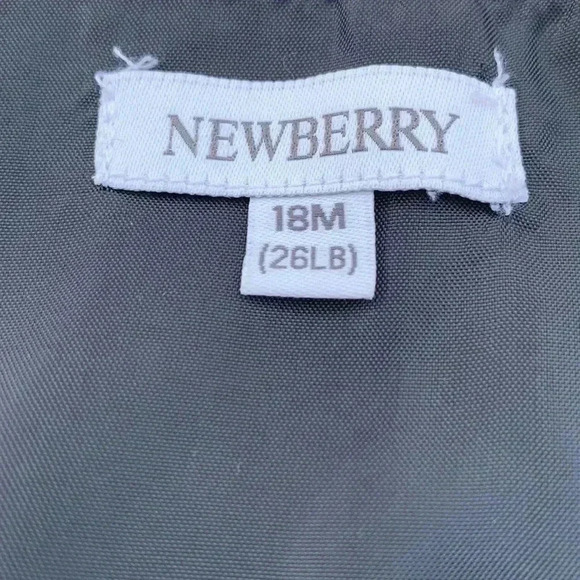 Five for 25 Newberry, formal, black and white vest in excellent used condition - Picture 4 of 6